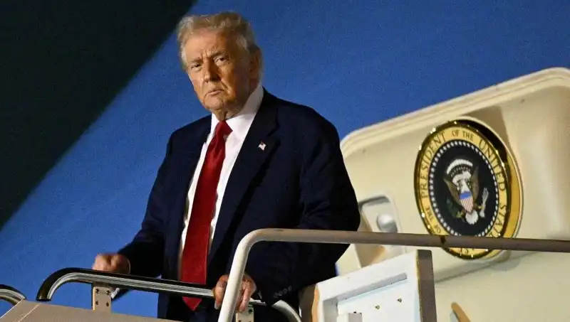 Trump, Lahey'de NATO Zirvesi'nde Tartışmalara Hazırlanıyor