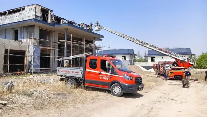 Gölbaşı'nda Villaların Bulunduğu Alanda Korkutan Yangın: İşte Tüm Ayrıntılar!