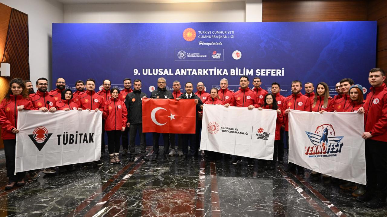 ** Türk Bilim İnsanları Antarktika Seferine Yola Çıktı

**