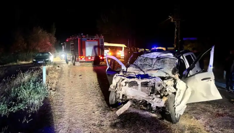 : Ciple Traktör Çarpışması: 5 Kişi Yaralandı ve Olay Yerinde Şok Anlar