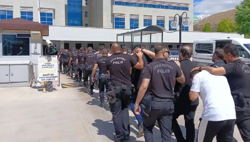 Ankara’da Tehditlerle Haraç Kesen Çeteye Şok Operasyon: Avukatlar da Yakalandı