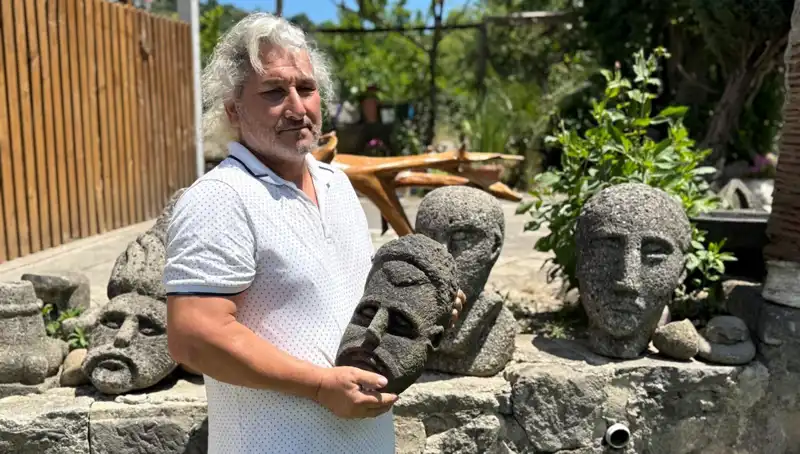 Üç Günde Tarihi Eser Görünümlü Sanat Eserleri Yaratıyor