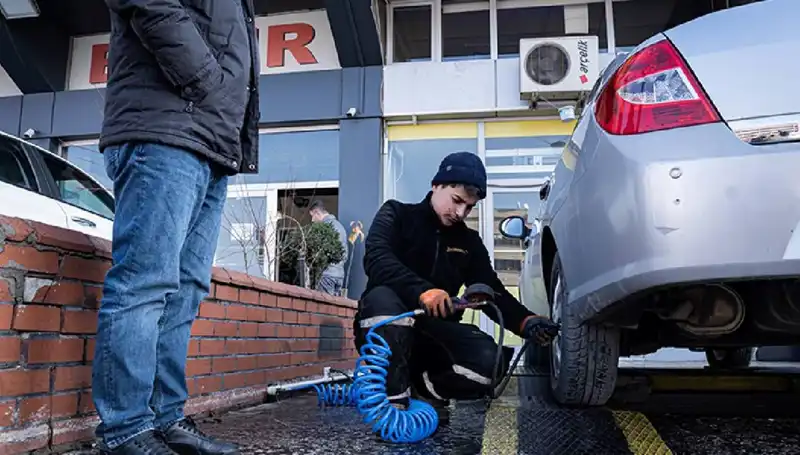 Hatalı Lastik Basıncı, Trafik Kazalarını Artırıyor: Güvenliğiniz İçin Bilmeniz Gerekenler