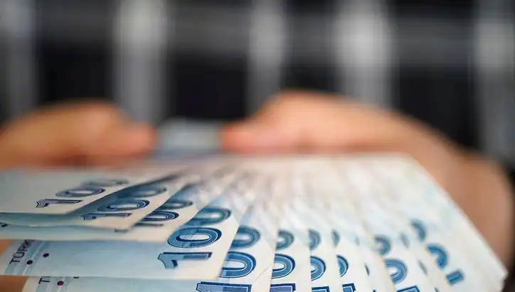 Emekli Promosyonları 2025: Bankalar Hangi Avantajları Sunuyor?