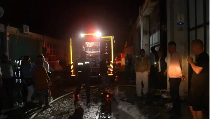 Gözlük Fabrikasında Meydana Gelen Yangın Kısa Sürede Kontrol Altına Alındı