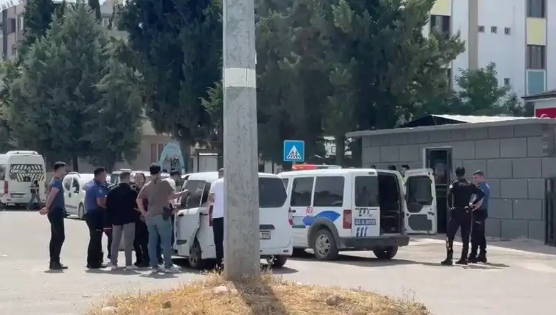 Adliye Önünde Çıkan Kavga: 5 Yaralı, 7 Gözaltı ile Sonuçlandı