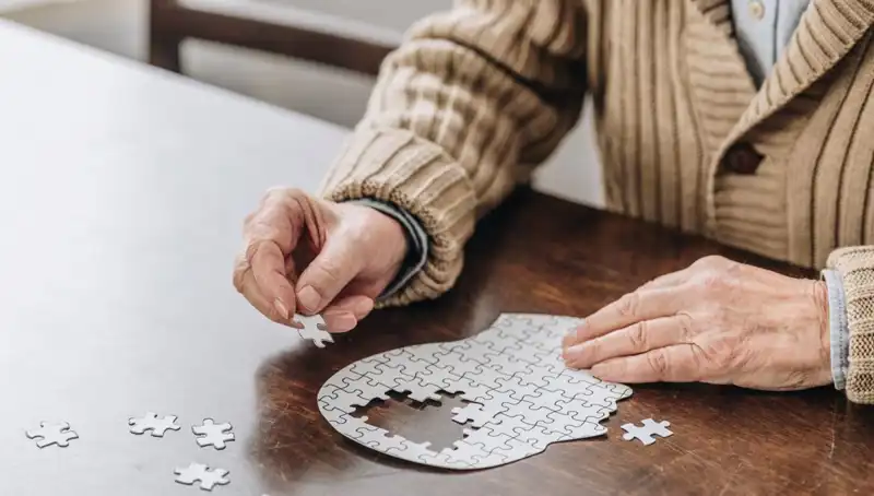 Demans Riskini Azaltmanın Yolları: Unutkanlıkla Mücadele İçin 4 Etkili İpucu