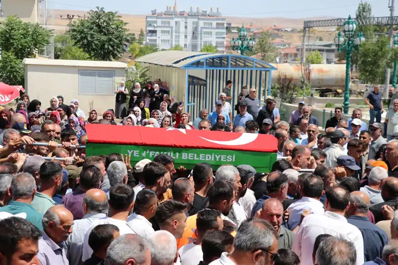 MHP'li Belediye Başkanının Veda Töreninde Duygusal Anlar Yaşandı