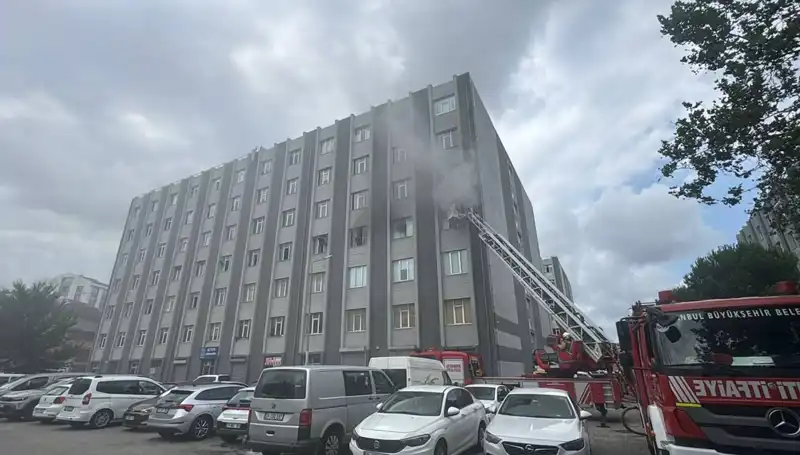 Çorap İmalathanesinde Çıkan Yangın, Şehirde Panik Yaratı