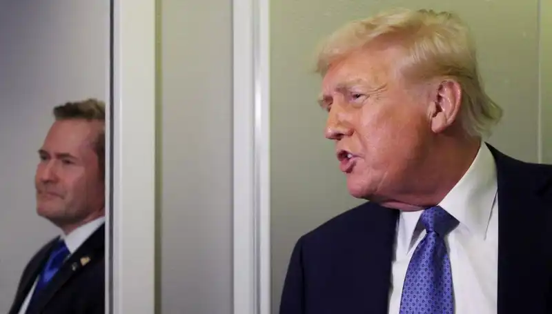 Donald Trump, Mike Waltz'u Görevden Alırken Planlarını Yanlışlıkla Sızdırdı!