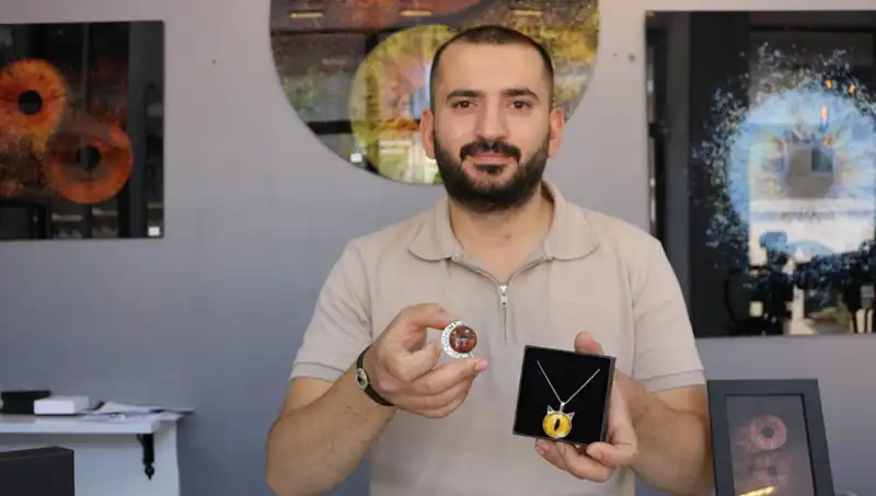 İris Fotografiyle Takı ve Tablo Tasarımı: Yeni Bir Sanat Akımı