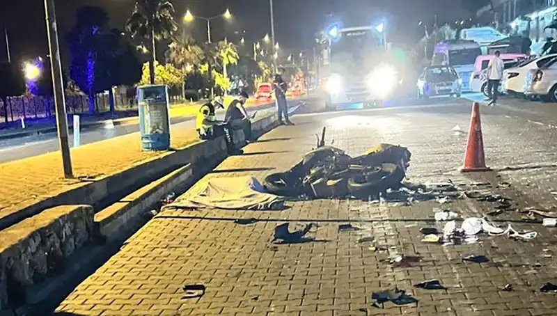Alanya’da Motosiklet Kazası: 1 Kişi Hayatını Kaybetti, Durum Ciddi!
