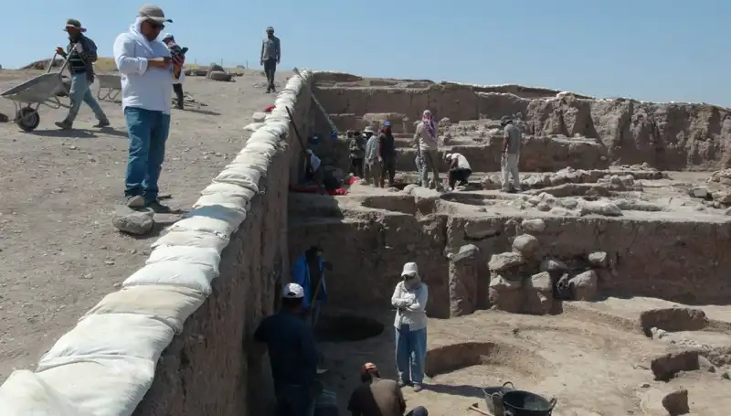 Kilis'teki Oylum Höyük'te Kazı Çalışmaları Yorulmak Bilmiyor: Sıcak Havalar Engelleyemiyor!