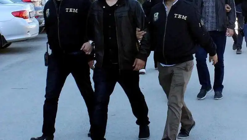 İstanbul'da Terör Operasyonuyla 14 Kişi Gözaltına Alındı