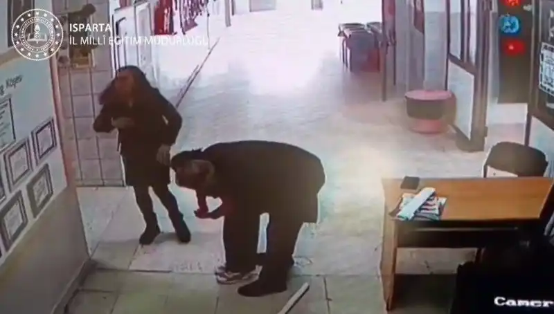 İlkokul Öğretmeni, Heimlich Manevrasıyla Hayat Kurtardı