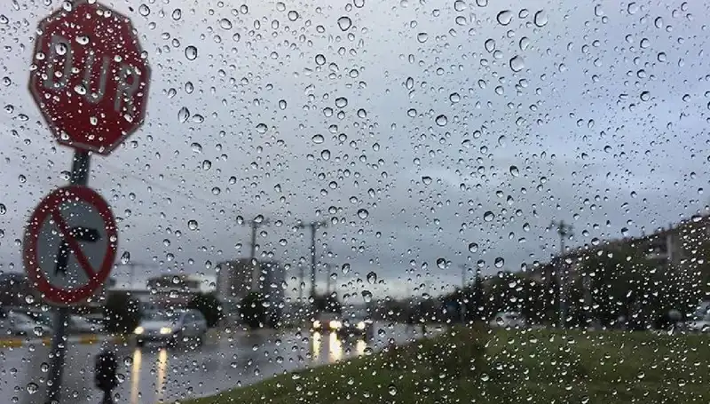 Meteoroloji'den Kritik Uyarı: 20 İlde Sıcaklık Düşüyor ve Sağanak Yağış Geliyor!