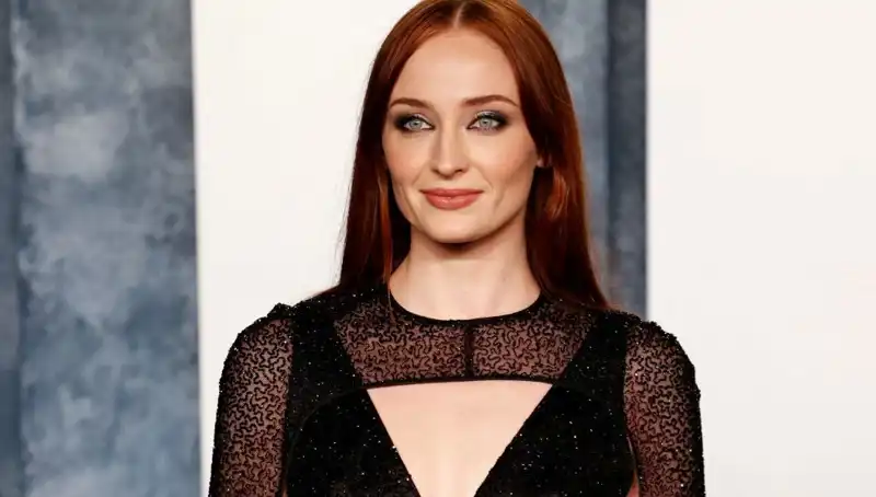 Game of Thrones Yıldızı Sophie Turner, Olay Yaratan Yorumlara Tepki Gösterdi
