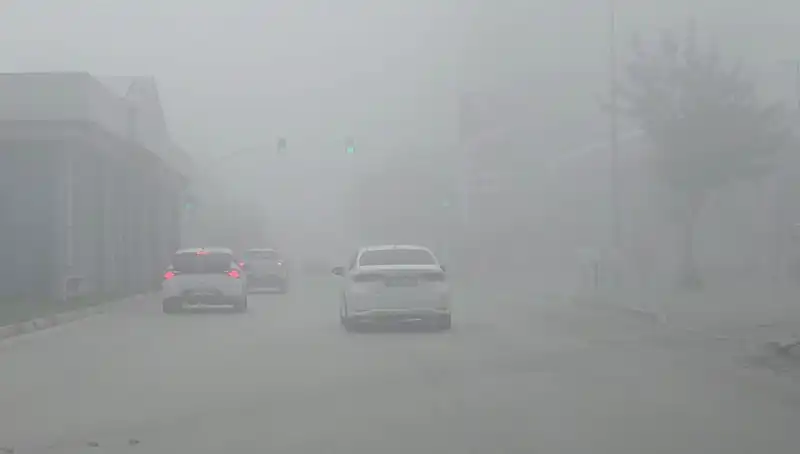 Adana’da Fırtına Sonrası Yoğun Sis, Görüş Mesafesi 50 Metreye Düştü!