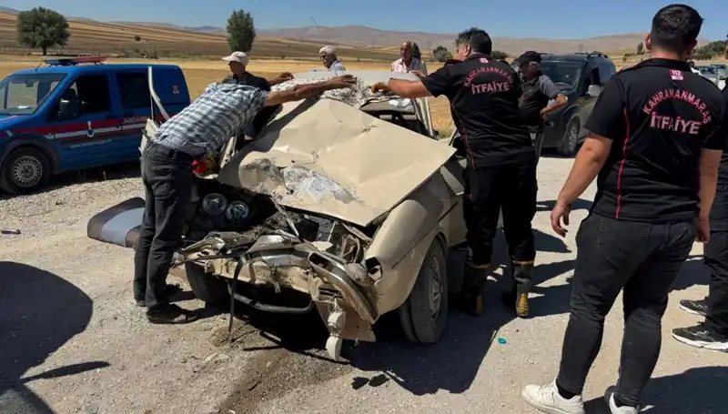 Kahramanmaraş'ta Kamyonet ve Otomobil Çarpıştı: Can Kaybı ve Yaralılar Var