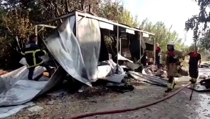 Hatay'da Konteyner Yangını: Gözler Yangın Söndürme Ekiplerinde
