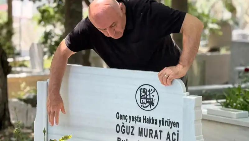 Aci Ailesinin Hüzün Dolu Babalar Günü Anısına Yakın Gözlemler