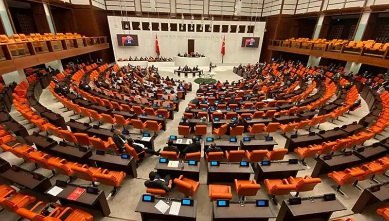 Emekli İkramiyesi 4.000 TL'ye Yükseliyor: TBMM'de İlk Adımlar Atıldı
