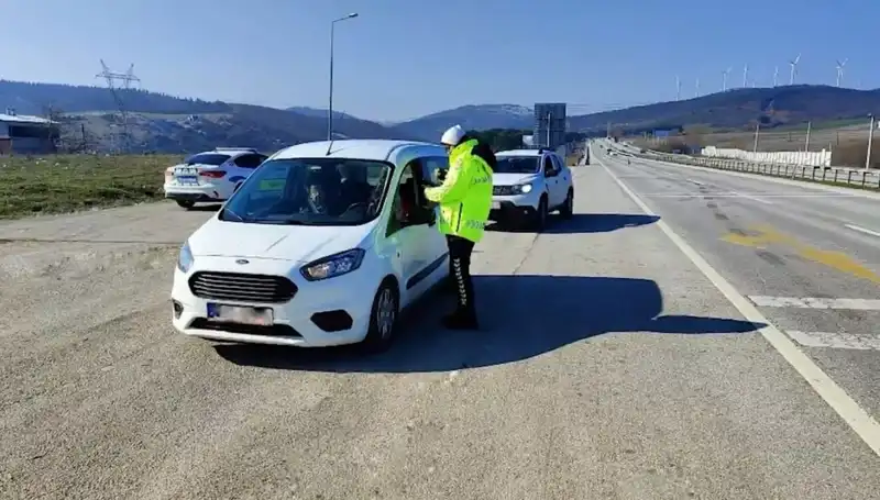 Son Bir Haftada Yarım Milyon Sürücüye Ceza Kesildi: Trafik Kuralları Neden İhlal Ediliyor?