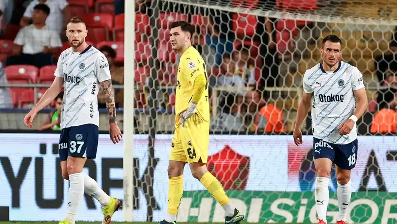 Fenerbahçe'nin En Kötü Yenilgisi: Taraftarlar Şokta!