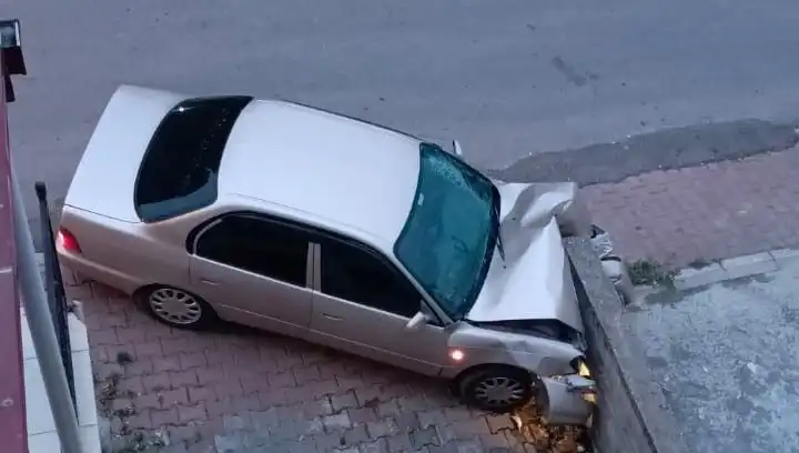 Kontrolünü Kaybeden Sürücünün Feci Kaza Anı Kameralara Yansıdı